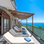 Overlooking The Sea Tatil Evi