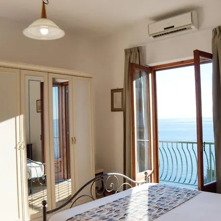 Overlooking The Sea 펜션 *